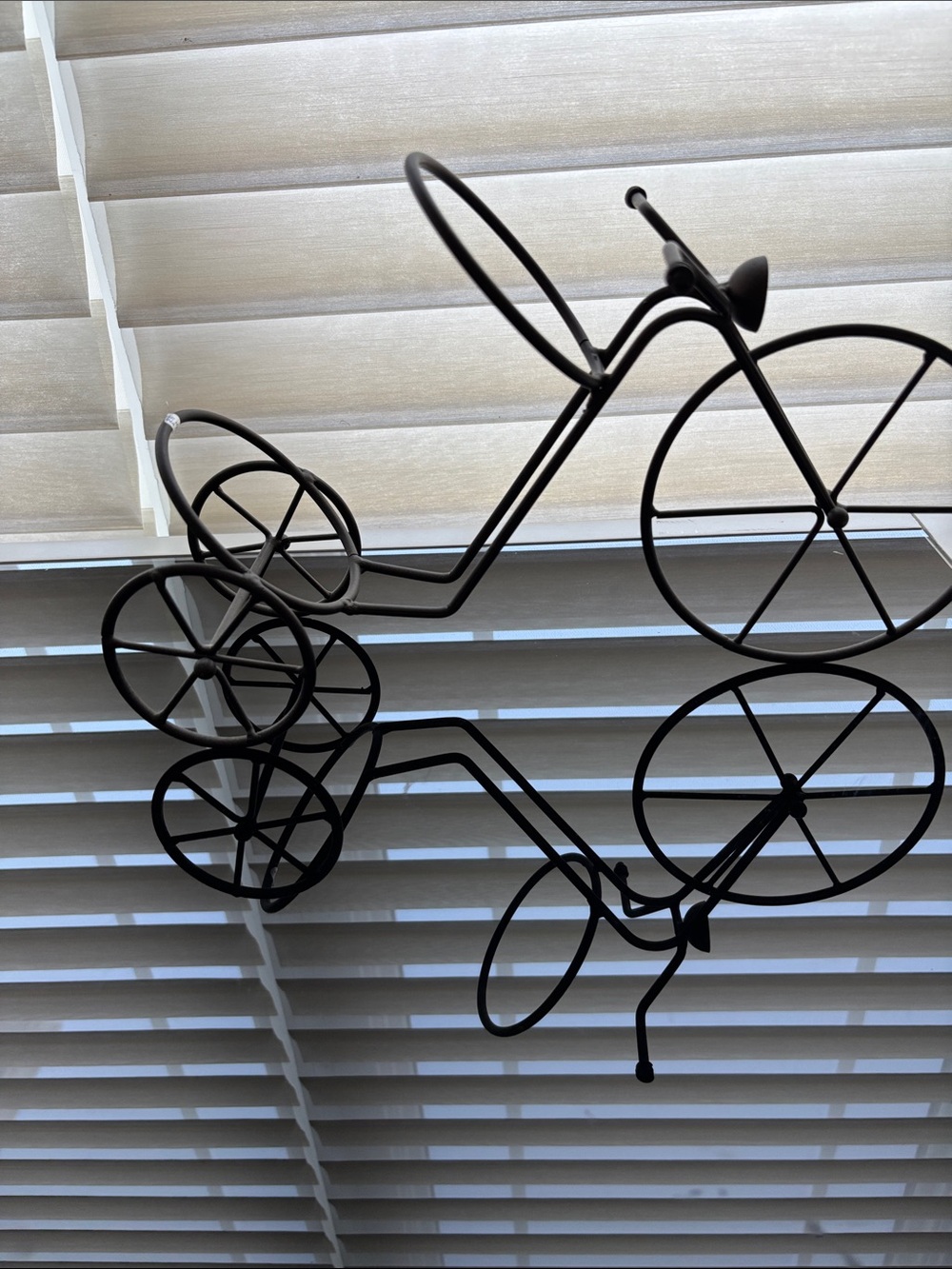 Black Metal Bicycle-Shaped Wine Bottle Holder